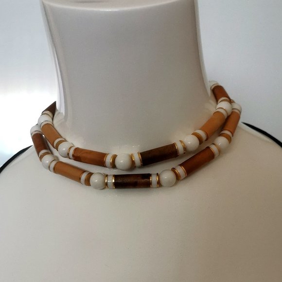 3 for $15/Vintage Wooden and plastic bead/disk necklace - Picture 2 of 6